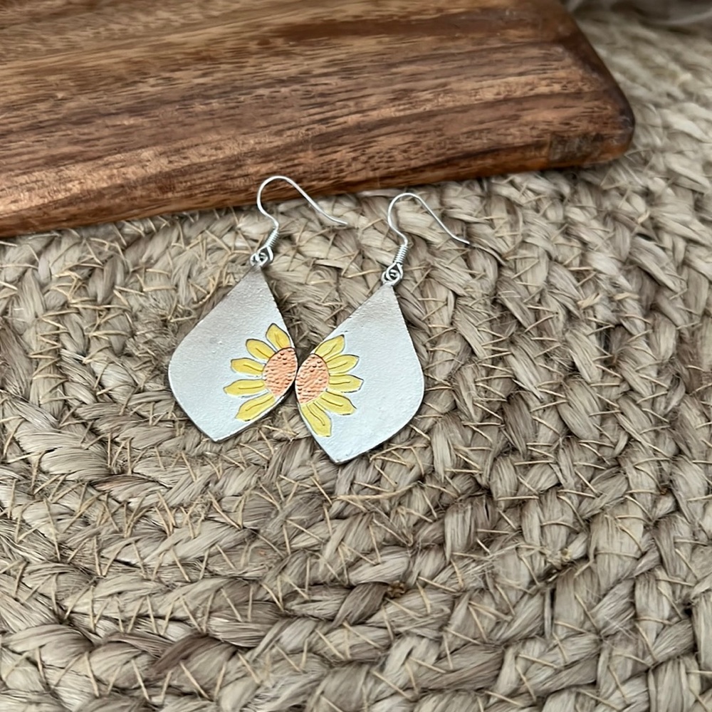 Boho dangle earrings with sunflowers